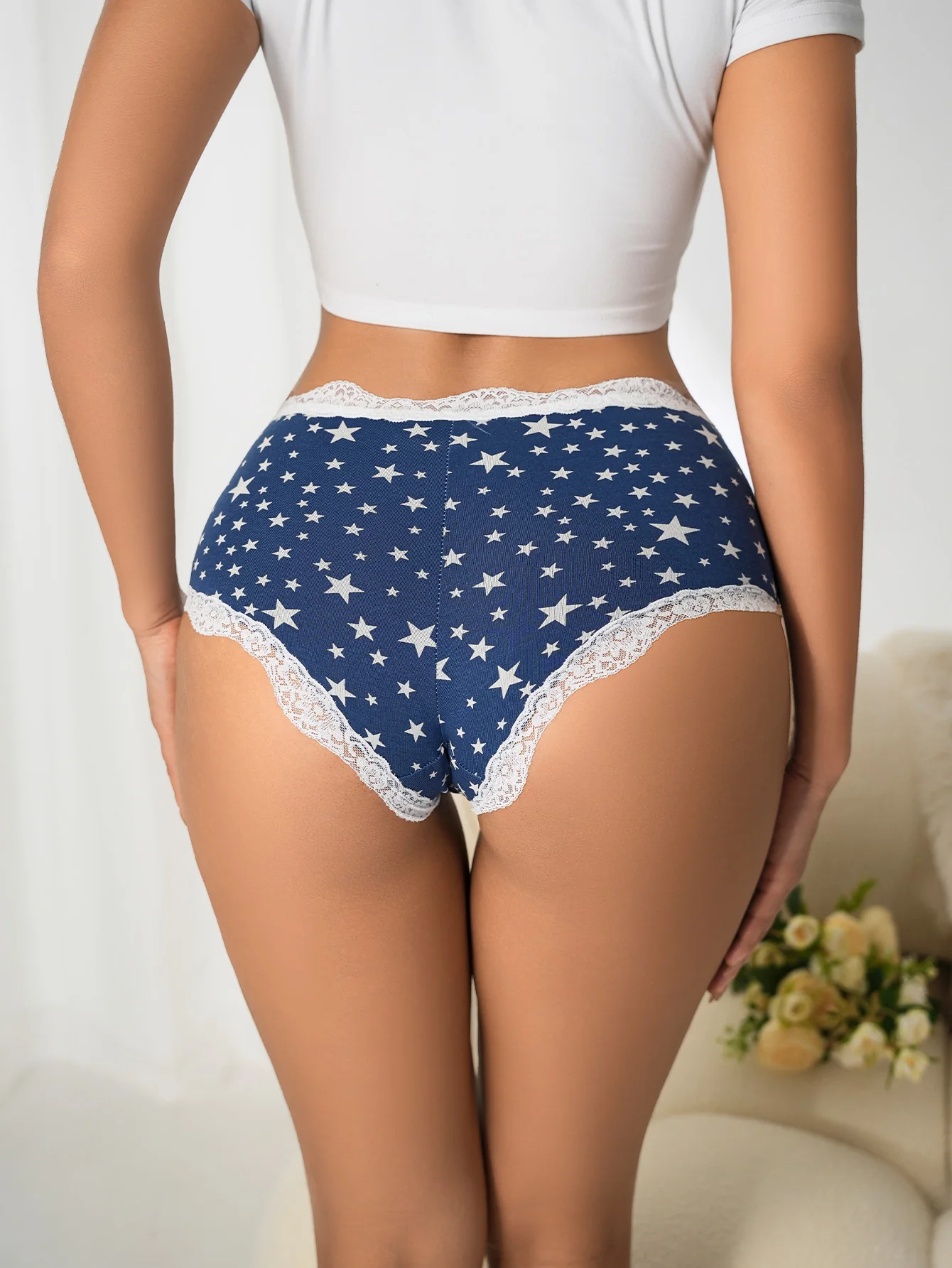High-quality, comfortable women's briefs with star-patterned white lace stitching - 5 pairs - Image 5